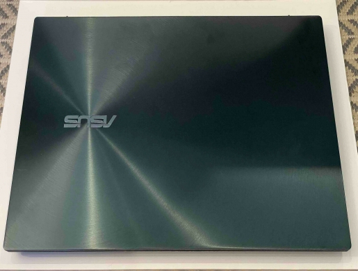  Asus Zenbook Pro Duo 15.6