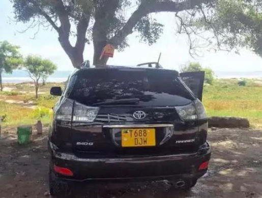 2005 Toyota Harrier, Dar es Salaam - Tanzania