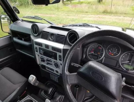 2009 Land Rover Defender SVX, Dar es Salaam - Tanzania