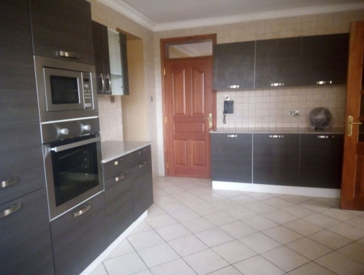 5 Bedroom Townhouse To Let in Lavington, Nairobi -  Kenya