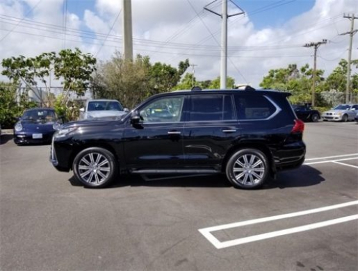 Clean 2017 Lexus lx 570, Libreville -  Gabon