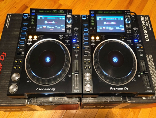 Pioneer CDJ-3000 Professional DJ Multi Player = 1400 EUR, Pioneer CDJ-2000NXS2 Multi Player = 1000 EURO, Centurion -  South Africa