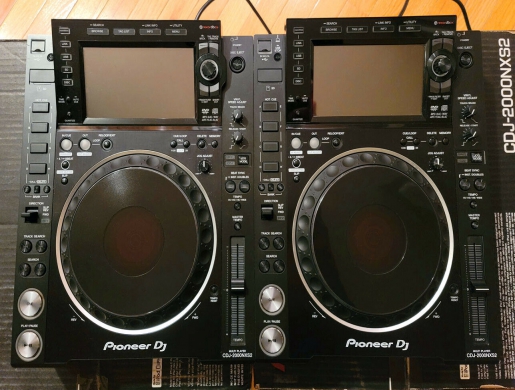 Pioneer CDJ-3000 Professional DJ Multi Player = 1400 EUR, Pioneer CDJ-2000NXS2 Multi Player = 1000 EURO, Centurion -  South Africa