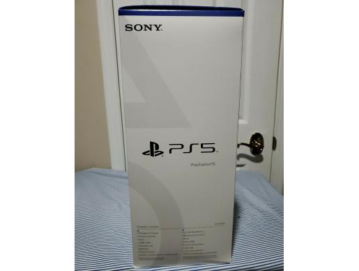 Sony PS5 Digital Edition Console with Extra White Controller, Bangassou - Centrafrique