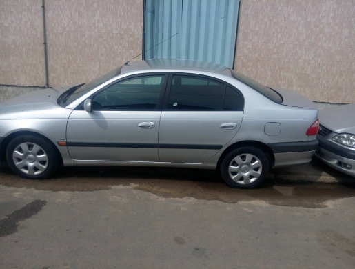 Toyota advensis année 2002, Douala -  Cameroun