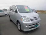 Toyota Noah 2006